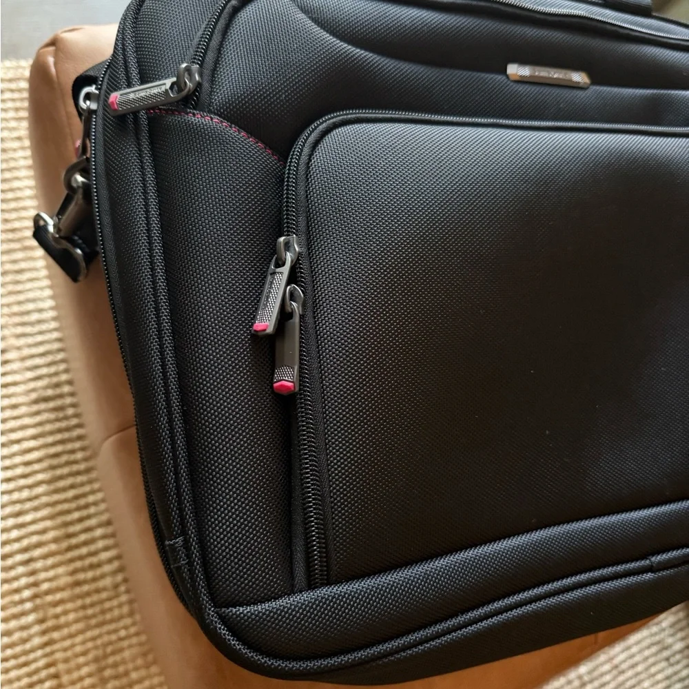 Samsonite Xenon 3.0 Techlocker Briefcase